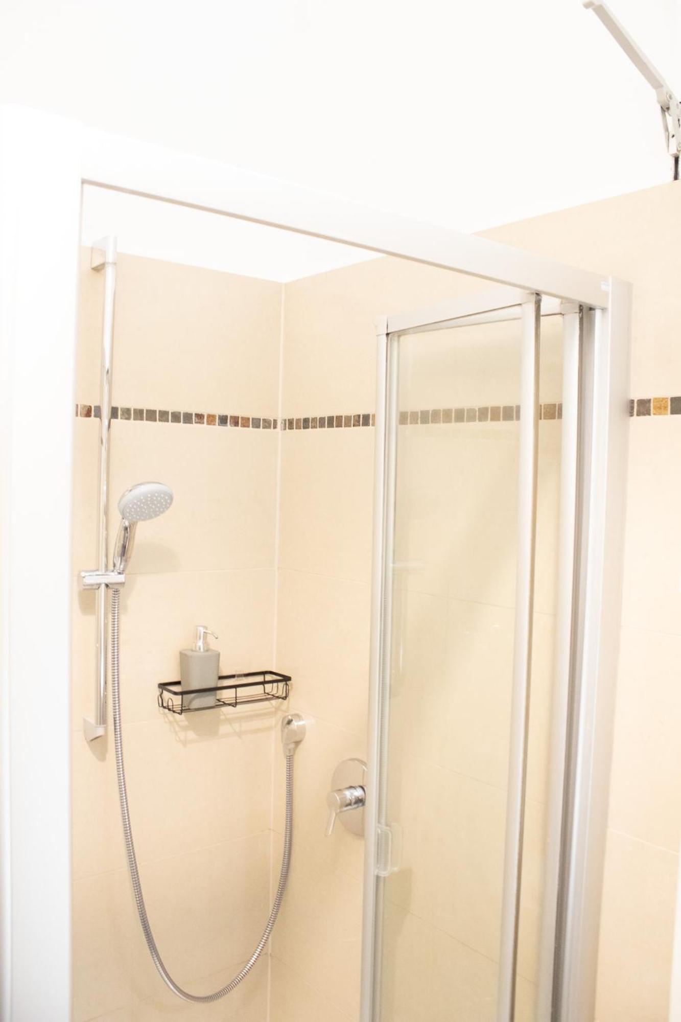 Apartment Wiesbaden Mitte, Zentral Am Park, Congresscenter 5 Min, Bahnhof 10Min Exteriör bild
